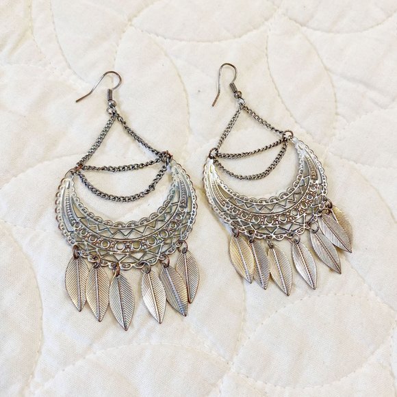 Boho Feather Dangle Earrings - Picture 2 of 4
